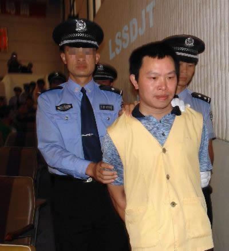 云南警察領(lǐng)導(dǎo)黑社會并組織賣淫獲死刑